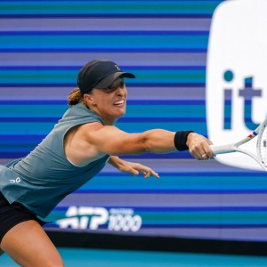 乐鱼电脑版官网-斯瓦泰克迈阿密站爆冷一轮游 连续首战获胜纪录遭终结